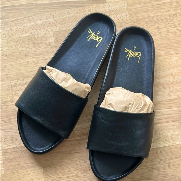 Beek Black Leather Sandals - Picture 2 of 8